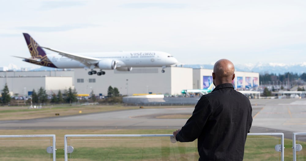 Surveying take offs and approaches from the Sky Deck